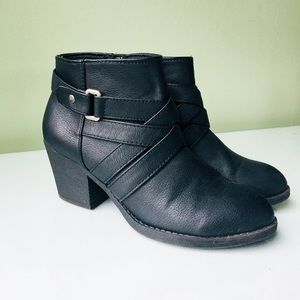 American Eagle leather booties